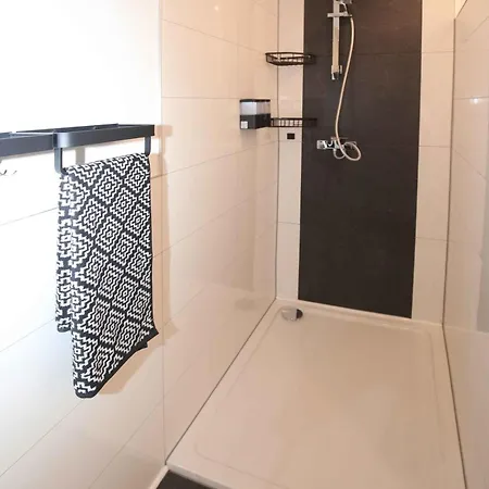 Apartment In 51101